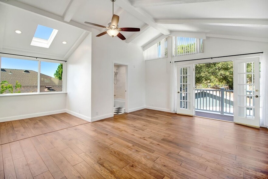 Building Photo - 2401 Olive Ave