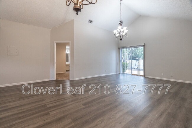 Building Photo - 535 E Ashley Rd