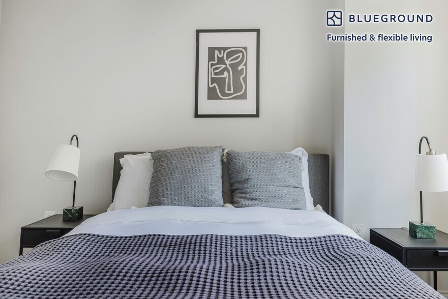 Building Photo - 850 N Randolph St