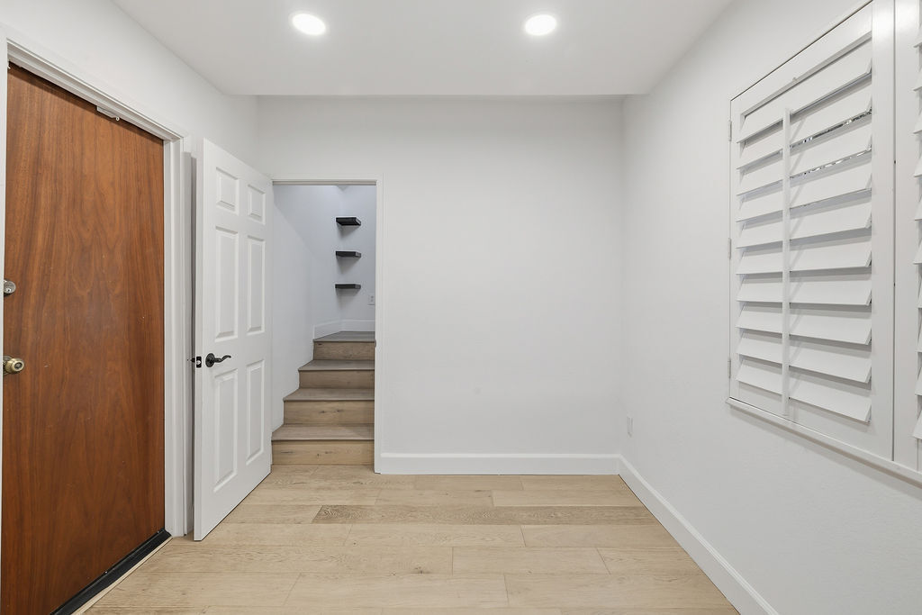 Building Photo - 501 Herondo St