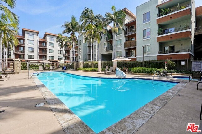 Building Photo - 100 S Alameda St