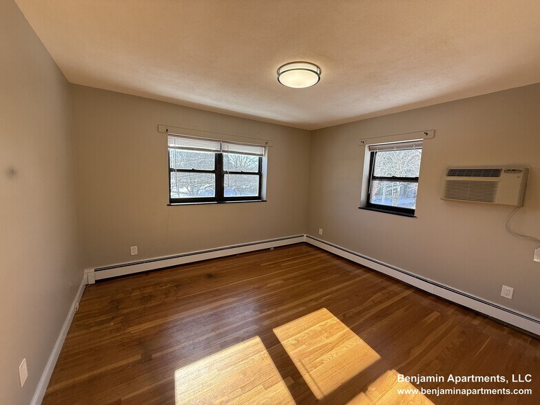 Building Photo - 274 Grove St