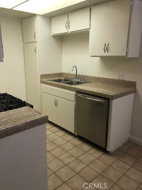 Building Photo - 207 W Marquita