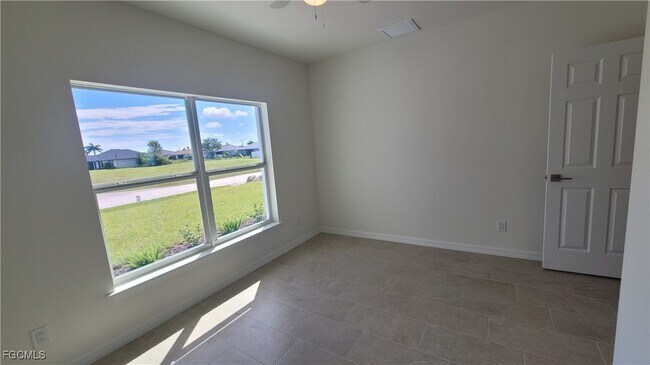 Building Photo - 4016 NE 12th Ct