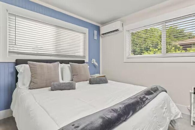 Building Photo - 322 NW 4th Ave