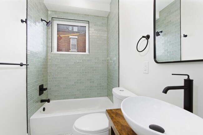 Building Photo - 2926 W Oxford St