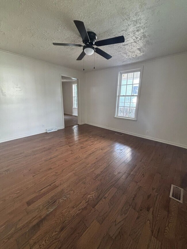 Building Photo - 836 W Sprague St
