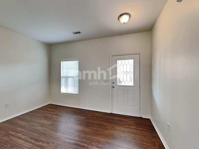 Building Photo - 4400 Kiddle Ln