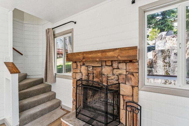 Building Photo - 28880 Cedar Dr