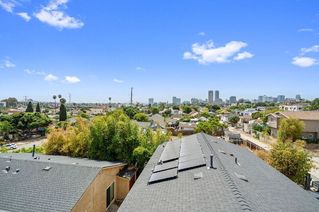 Building Photo - 2664 L St