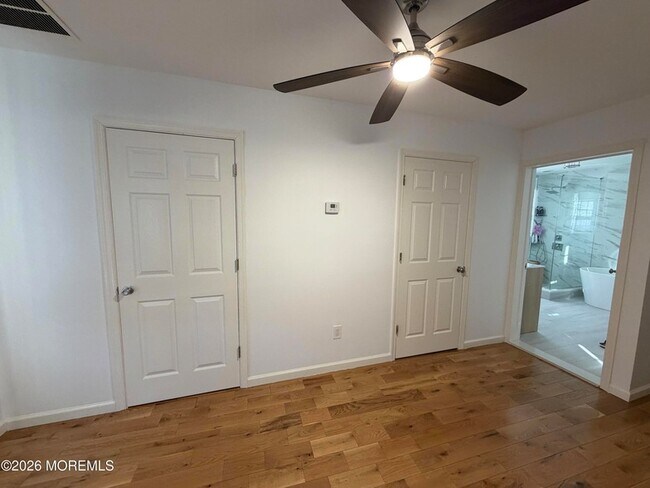 Building Photo - 534 Apple Dr