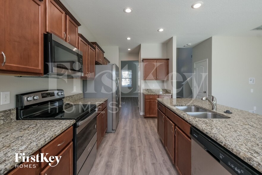 Building Photo - 10833 Kirkwall Port Dr