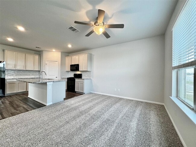 Building Photo - 5701 Pleasanton Pkwy