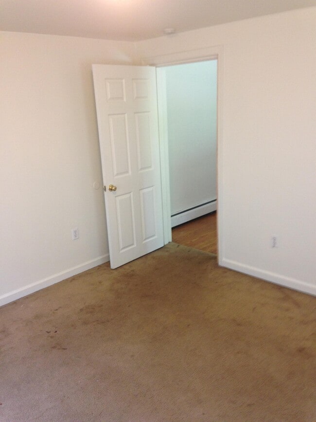 Building Photo - 1 White Clay Dr