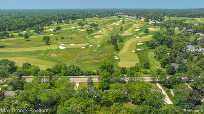 Building Photo - 6695 Lahser Rd