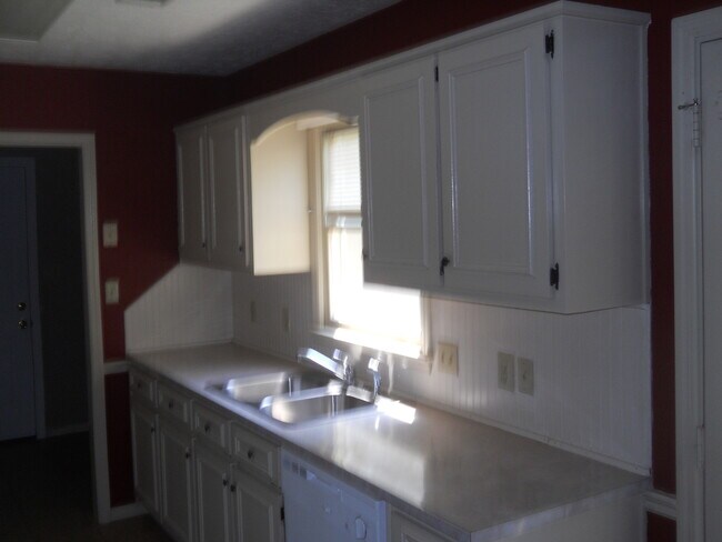 Building Photo - 1701 4th Pl