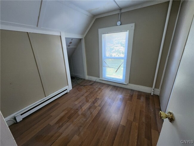 Building Photo - 927 State St