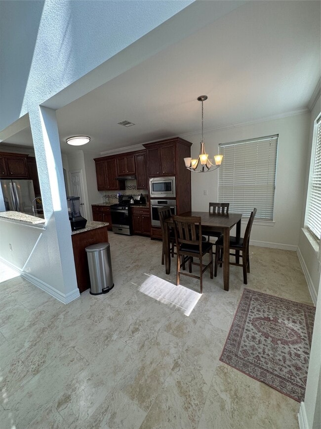 Building Photo - 1110 Hector Ave