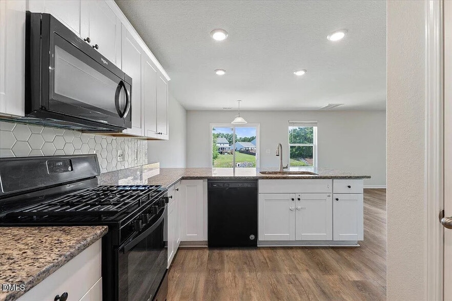 Building Photo - Room in House on Alderman Way