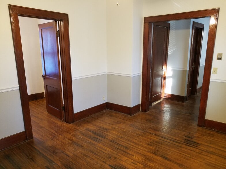 Living room - 114 Roser St