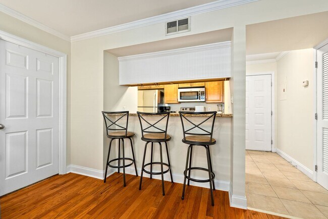 Building Photo - 121 Wright St