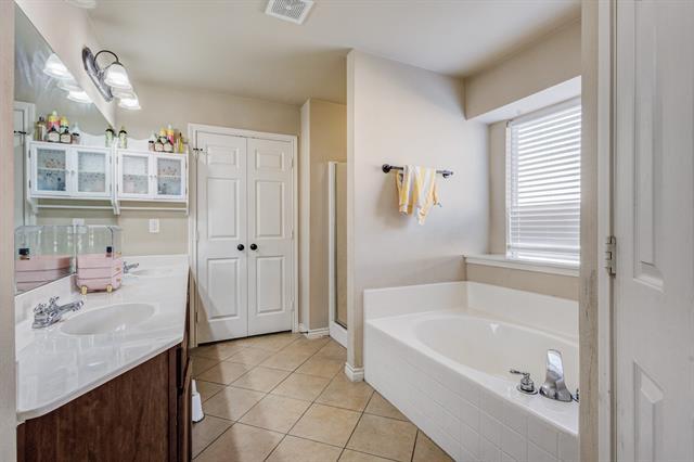 Building Photo - 214 Houston St