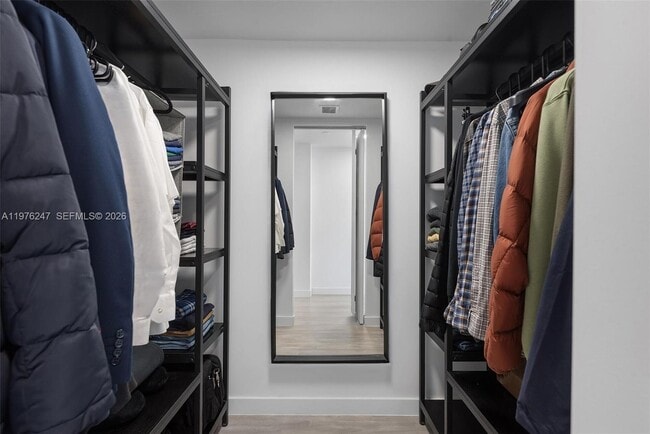 Building Photo - 400 South Pointe Dr