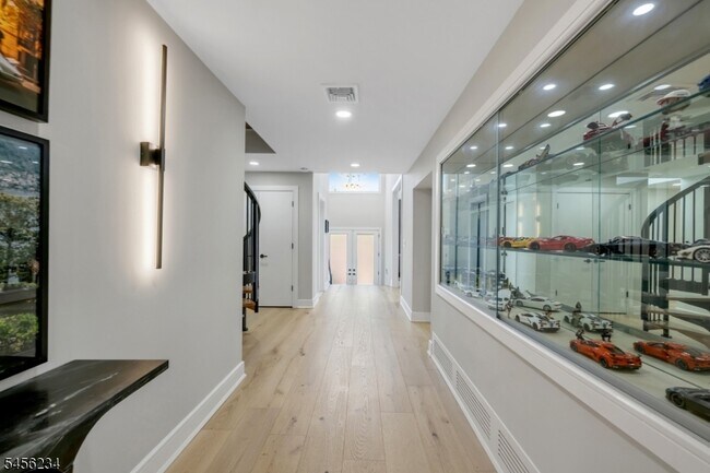Building Photo - 22 Berkshire Pl