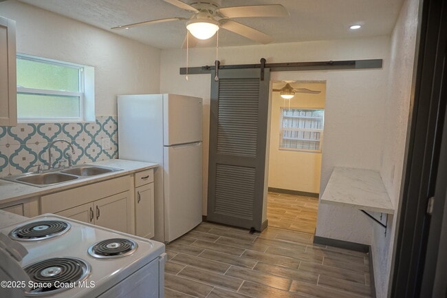 Building Photo - 2836 Shwonda Ave NE