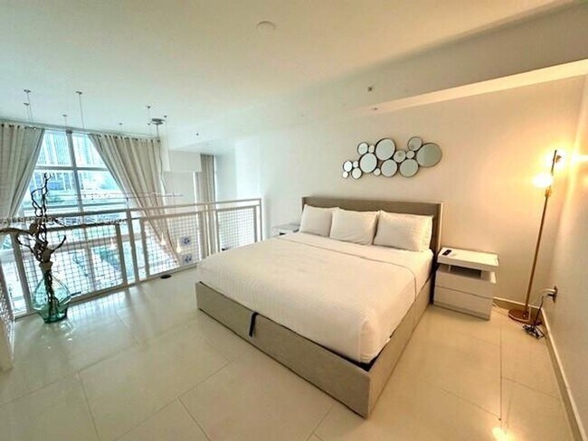 Building Photo - 253 NE 2nd St