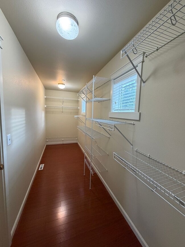 Building Photo - 1204 Burnside Pl