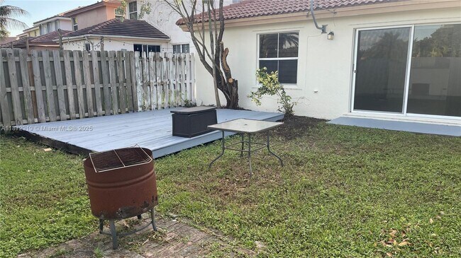 Building Photo - 6952 SW 148 Ln