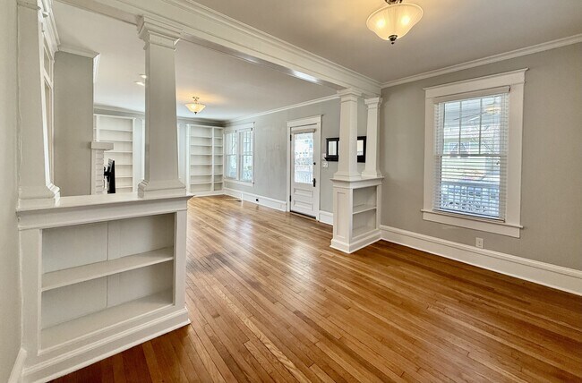 Building Photo - 107 W Geer St