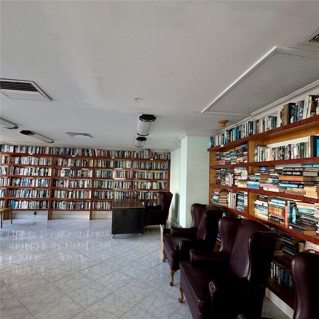 Building Photo - 2780 NE 183rd St