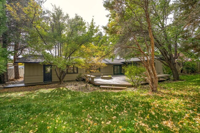 Building Photo - 1201 W 12th St