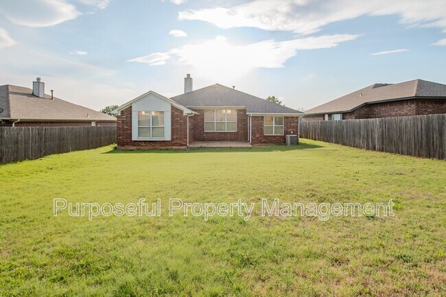 Building Photo - 16416 Oconee Creek Dr