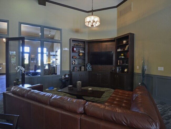 Building Photo - 11300 Farrah Ln
