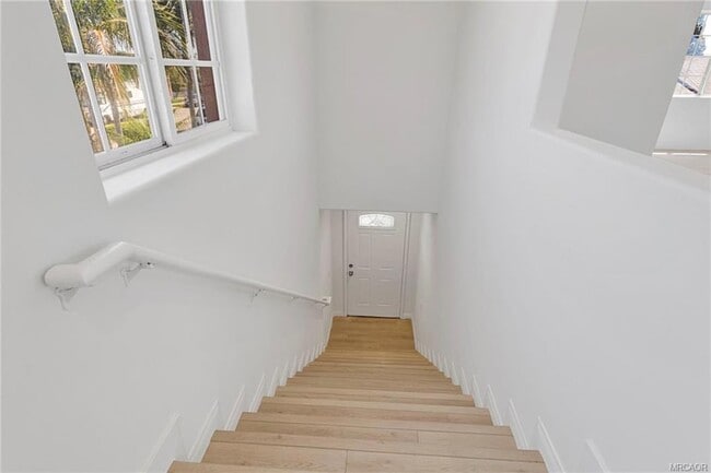 Building Photo - 348 W 83rd St