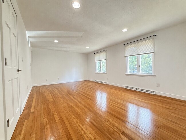 Building Photo - 26 Hammond Pond Pkwy