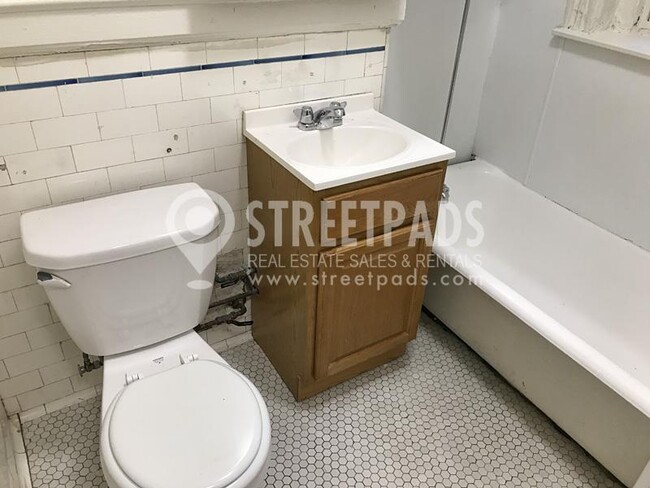 Building Photo - 1 bedroom in Boston MA 02215