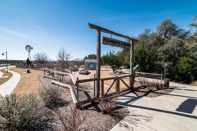 Building Photo - 220 Red Buckeye Loop