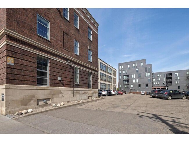 Building Photo - 918 N 3rd St