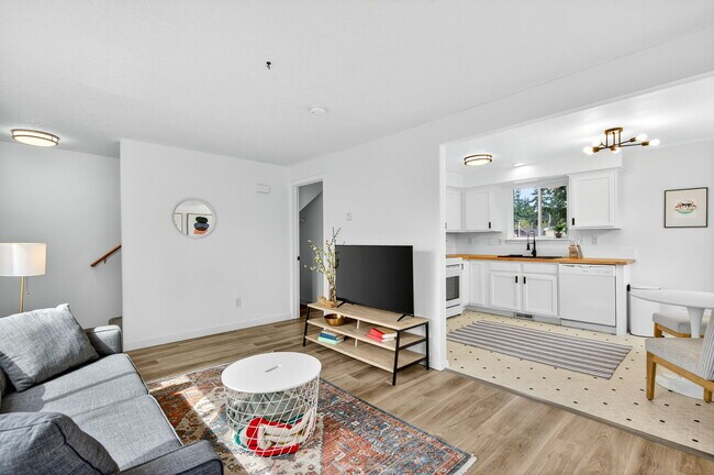 Building Photo - 2529-2529 SE 136th Ave