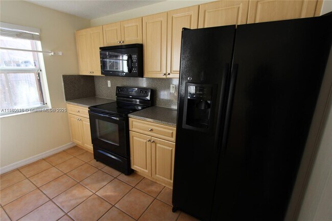 Building Photo - 3157 SW 153rd Ct