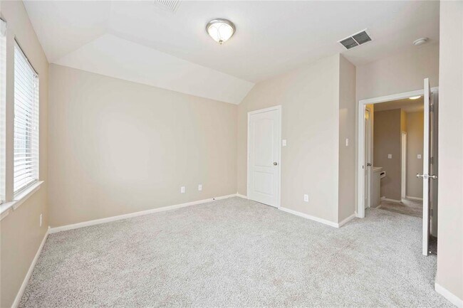 Building Photo - 17711 Brair Arbor
