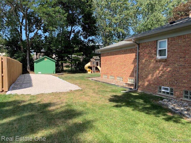 Building Photo - 5051 Falmouth Dr