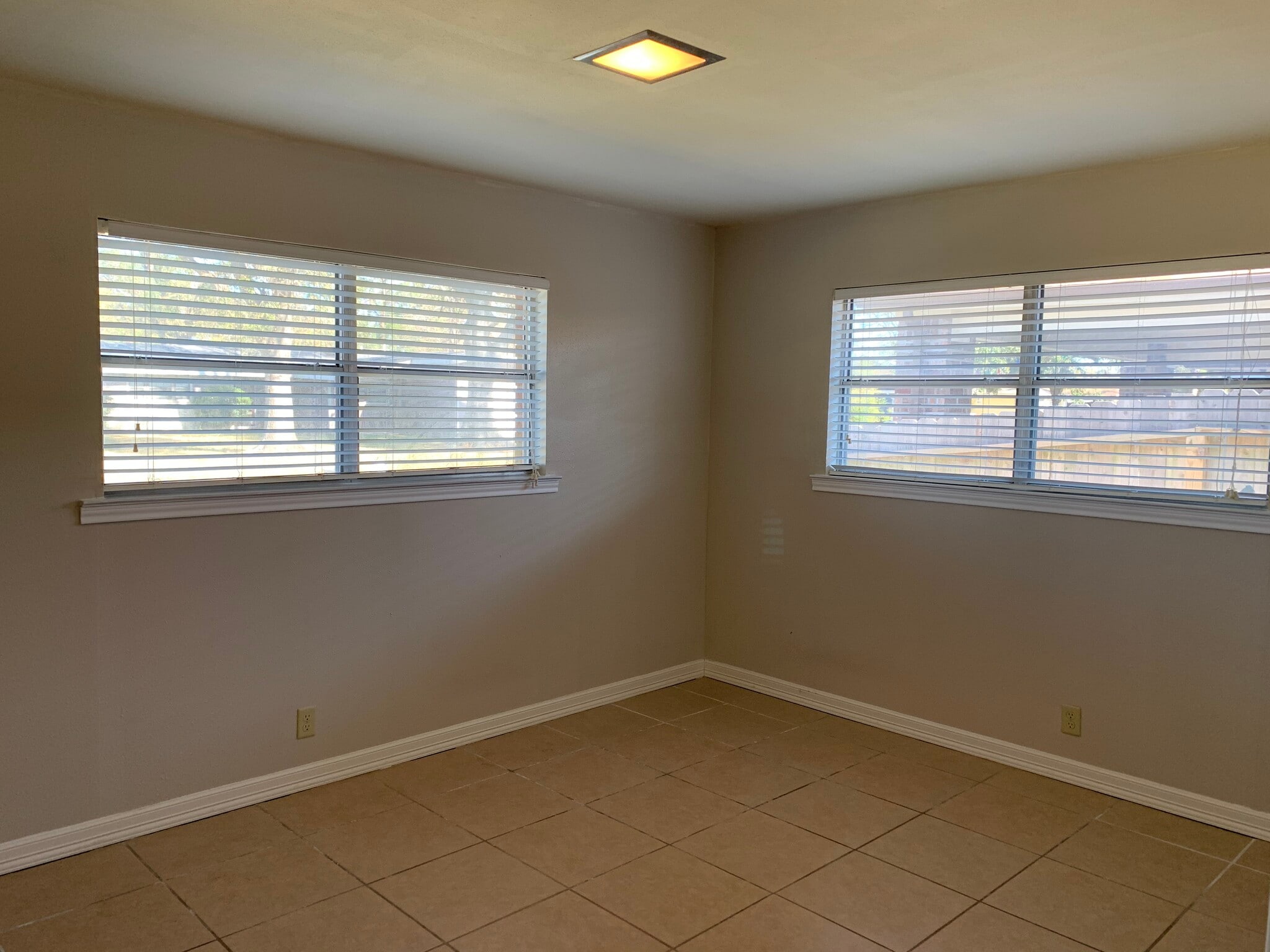 Building Photo - 3901 Drexel Ave