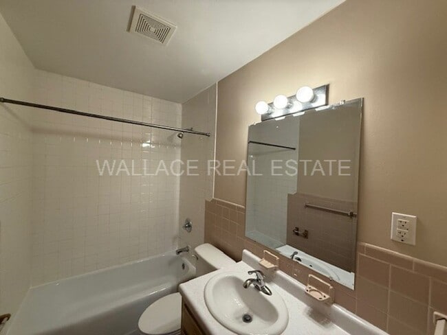 Building Photo - NO STEPS...RANCHER HOME LOCATED IN FARRAGU...