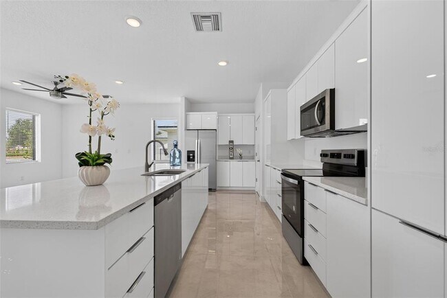 Building Photo - 6336 Chorus Dr