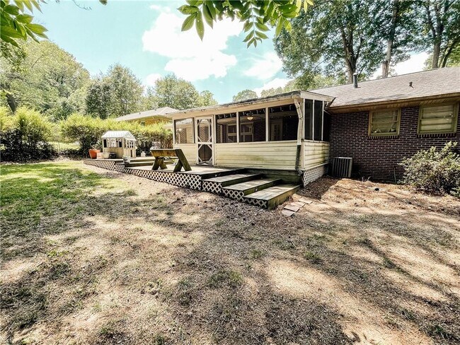Building Photo - 116 Indian Trail